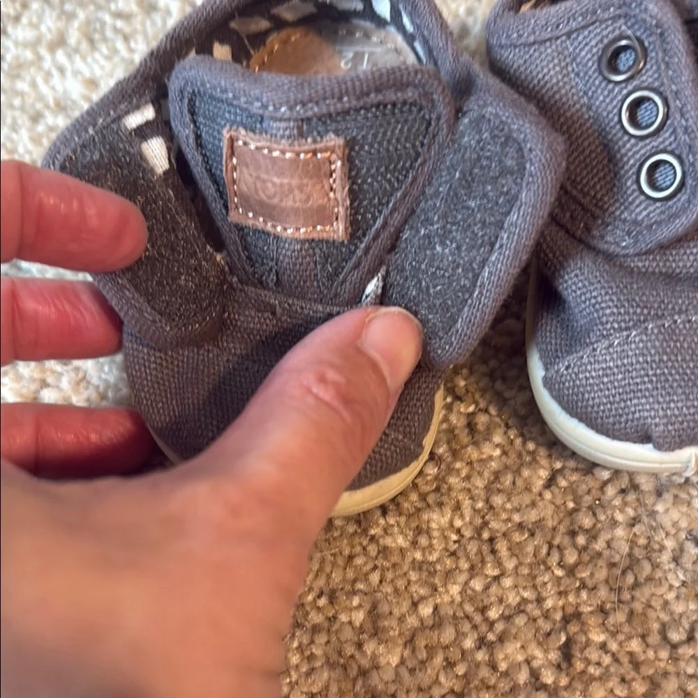 Toms Gray Baby Walker Shoes with Elastic Slip-On Design (jbf)